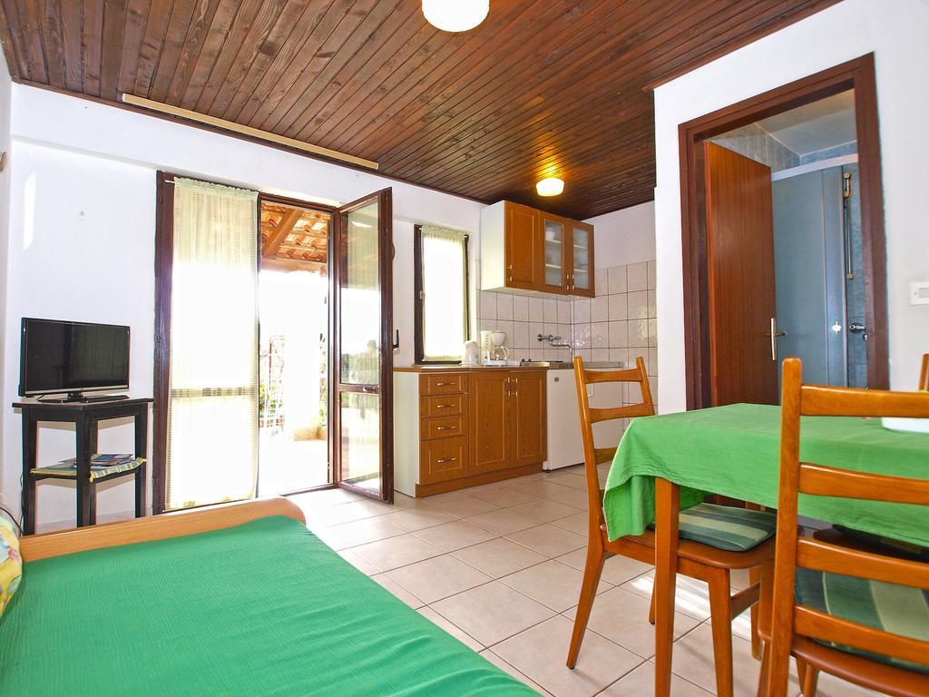Apartments Jan 325 Banjole Bagian luar foto